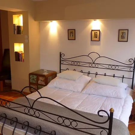 Spacious In District. Apartment *