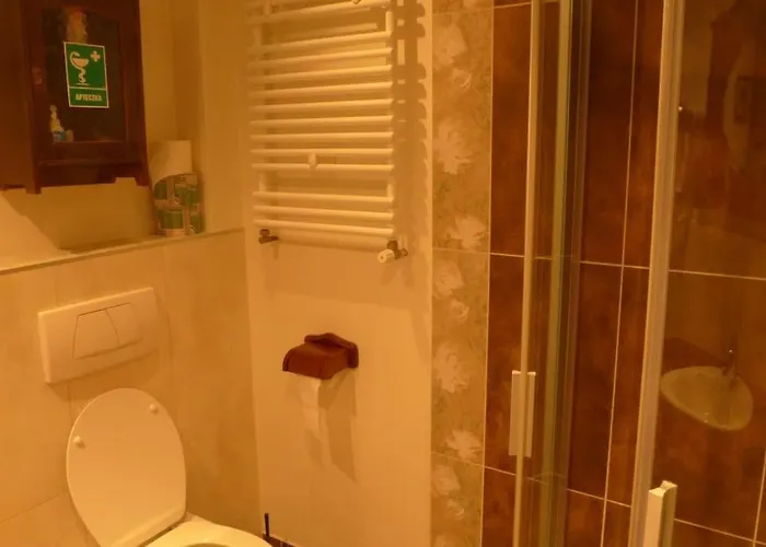 Apartment Spacious In District. Wroclaw