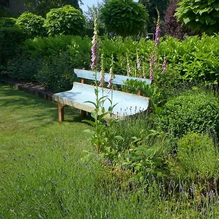 Spacious In District. Appartement