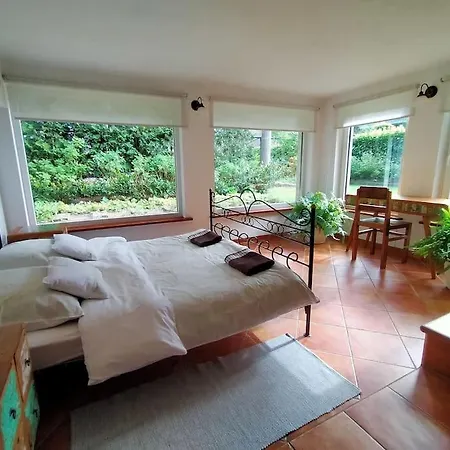 Spacious In District. Apartment Breslau