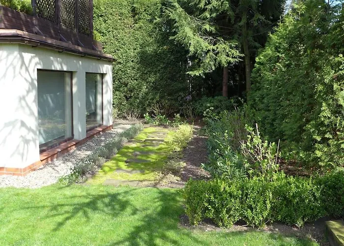 Spacious In District. *