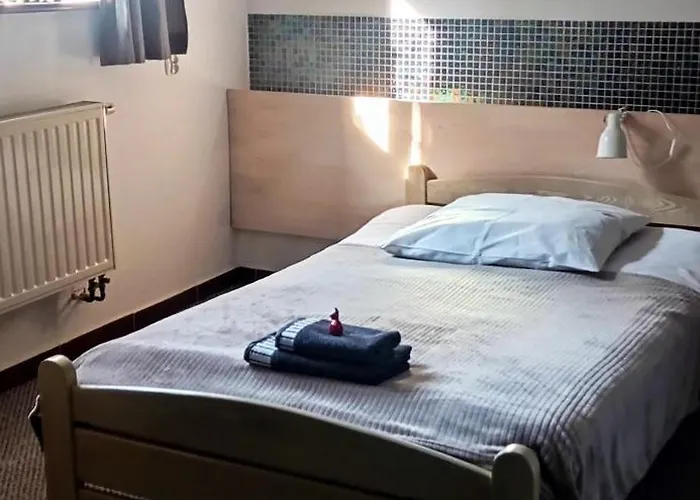 Spacious In District. Apartman *